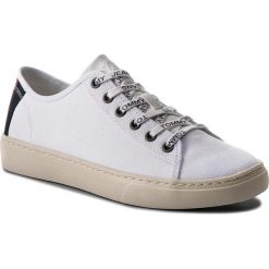 Tenisówki TOMMY JEANS - Light Textile Low EM0EM00102 White 100. Białe półbuty męskie Tommy Jeans, bez wzorów, z jeansu, bez zapięcia. W wyprzedaży za 209,00 zł.
