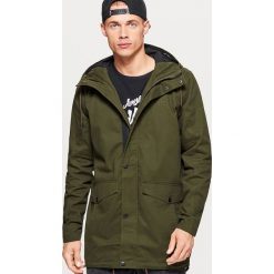 Parka z kapturem - Khaki. Brązowe parki męskie Cropp, l. Za 199,99 zł.