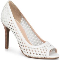 Buty damskie. Białe szpilki Wittchen, bez wzorów, ze skóry, wakacyjne, z otwartym noskiem, bez obcasa, na szpilce, bez zapięcia. W wyprzedaży za 199,90 zł.