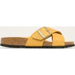 Birkenstock - Klapki skórzane Siena Rivets. Żółte klapki damskie Birkenstock, bez wzorów, ze skóry, bez obcasa, na obcasie. Za 419,90 zł.