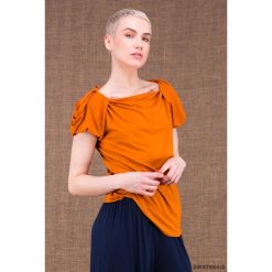 Top EPI Saffron. Żółte topy damskie Pakamera, bez wzorów, z wiskozy, bez kołnierzyka. Za 235,00 zł.