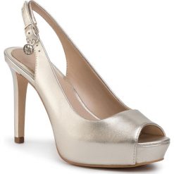 Sandały Guess Eddi FL5DDI LEM05. Żółte klapki damskie Guess, z aplikacjami, bez obcasa. W wyprzedaży za 479,00 zł.
