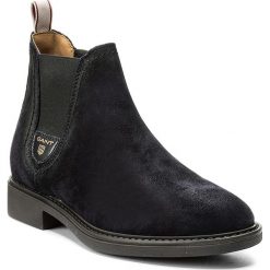 Sztyblety GANT - Lydia 15543035 Marine G69. Niebieskie botki damskie zamszowe marki GANT, marine. W wyprzedaży za 359,00 zł.