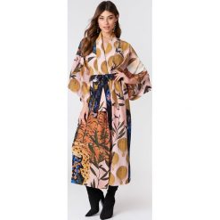 Sukienki: Stine Goya Sukienka Nat Kimono – Pink,Multicolor