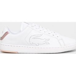 Lacoste - Buty. Białe buty sportowe damskie Lacoste, bez wzorów, ze skóry, sportowe. W wyprzedaży za 259,90 zł.