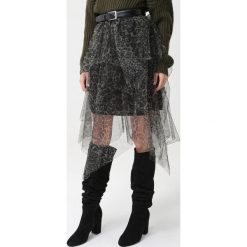 Ciemnozielona Spódnica Quadni. Zielone spódniczki damskie Born2be, s, z aplikacjami, z tkaniny, eleganckie, midi, asymetryczne. Za 89,99 zł.