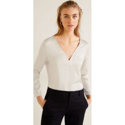 Mango - Bluzka Chemfe. Szare bluzki damskie Mango, na co dzień, s, bez wzorów, z poliesteru, eleganckie, bez kołnierzyka, bez rękawów. W wyprzedaży za 39,90 zł.