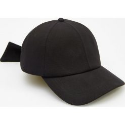 Czapka z daszkiem - Czarny. Czarne czapki damskie marki Reserved. Za 39,99 zł.