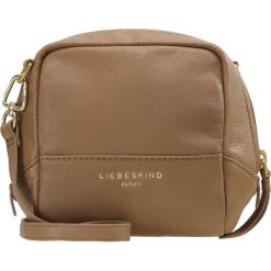 Torebki klasyczne damskie: Liebeskind Berlin ACAPULCO PLEATED GUSSET VINTAGE Torba na ramię new mud
