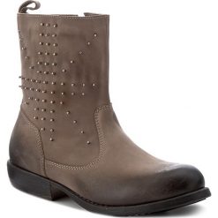 Botki NIK - 08-0196-002 Szary. Szare buty zimowe damskie Nik, z nubiku, na obcasie. W wyprzedaży za 199,00 zł.