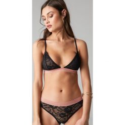 NA-KD Lingerie Striped Elastic Lace Panty - Black. Czarne panty damskie NA-KD Lingerie, w koronkowe wzory. Za 60,95 zł.