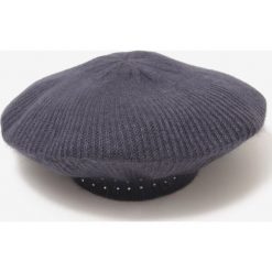 Ciemnoszary Beret Waters. Szare berety damskie Born2be, bez wzorów, z dzianiny. Za 59,99 zł.