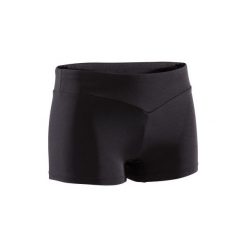 Spodenki czarne dla gimnastyczek sportowych 100. Czarne spodenki sportowe damskie DOMYOS, bez wzorów, z elastanu, sportowe, na fitness i siłownię. Za 19,99 zł.
