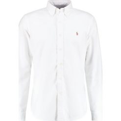 Polo Ralph Lauren CORE FIT Koszula white. Szare koszule męskie marki Polo Ralph Lauren, l, z bawełny, button down, z długim rękawem. Za 439,00 zł.