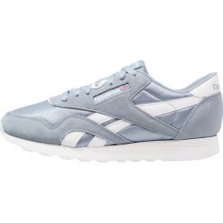 Reebok Classic Tenisówki i Trampki rain cloud/white. Niebieskie trampki męskie Reebok Classic, ze skóry. W wyprzedaży za 287,10 zł.