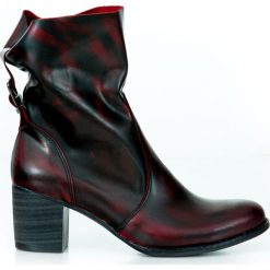 Botki - skóra naturalna - model 497 - kolor czarno-czerwony. Czerwone botki damskie Zapato, ze skóry, bez obcasa, bez zapięcia. Za 399,00 zł.