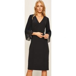 Dkny - Sukienka. Niebieskie sukienki damskie DKNY, na co dzień, bez wzorów, z elastanu, casualowe, bez kołnierzyka, bez rękawów, mini, proste. Za 649,90 zł.