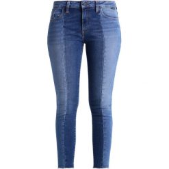 Mavi TESS Jeans Skinny Fit mid shaded blocking gold. Niebieskie jeansy damskie marki Mavi, z elastanu. W wyprzedaży za 247,20 zł.