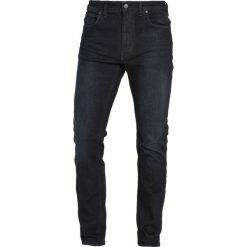 Marc O'Polo DENIM 5POCKET SLIM FIT LOW WAIS Jeansy Straight leg combo. Niebieskie jeansy męskie Marc O'Polo DENIM. W wyprzedaży za 235,95 zł.