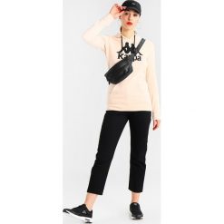 Bluzy damskie: Kappa AUTHENTIC ZIMY Bluza z kapturem pink peach