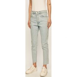 Armani Exchange - Jeansy J51. Niebieskie jeansy damskie Armani Exchange. W wyprzedaży za 399,90 zł.