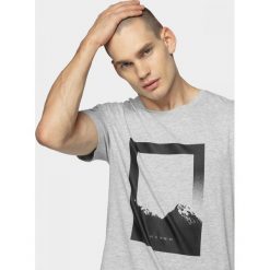 T-shirt męski TSM609 - chłodny jasny szary melanż - Outhorn. Szare koszulki męskie Outhorn, m, bez wzorów, bez kołnierzyka. Za 39,99 zł.