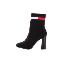 Buty zimowe damskie: Kozaki Tommy Hilfiger EN00277