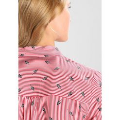Koszule damskie: Karen by Simonsen TROPIC BLOUSE Koszula mars red