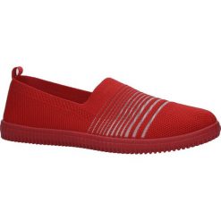 Czerwone tenisówki slip on Casu BA42-19. Czerwone trampki i tenisówki damskie marki Casu, bez wzorów, bez zapięcia. Za 49,99 zł.