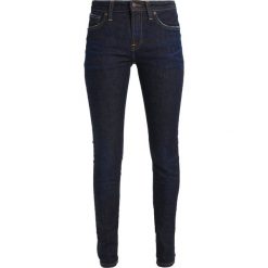 Nudie Jeans LIN Jeans Skinny Fit darkblue denim. Niebieskie rurki damskie marki Nudie Jeans, z elastanu. Za 539,00 zł.