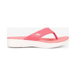Skechers On The Go Japonki Różowy. Różowe klapki damskie Skechers, w paski, z materiału, bez obcasa. Za 237,95 zł.