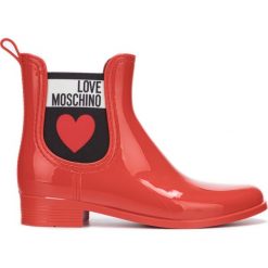 Love Moschino Kalosze Czerwony. Czerwone kalosze damskie Love Moschino, bez wzorów, z materiału. Za 523,95 zł.