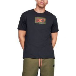 Under Armour SC30 Koszulka Czarny. Czarne podkoszulki męskie Under Armour, l, z nadrukiem, z bawełny, z krótkim rękawem. Za 137,95 zł.