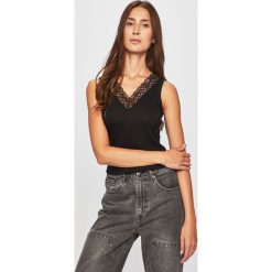 Jacqueline de Yong - Top. Czarne bluzki damskie Jacqueline de Yong, s, bez wzorów, z elastanu, bez kołnierzyka. Za 49,90 zł.