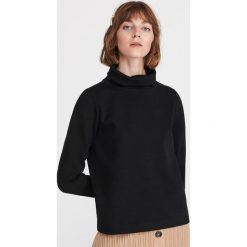 Bluza ze stójka - Czarny. Czarne bluzy damskie Reserved, s, bez wzorów, bez rękawów, bez kaptura. Za 69,99 zł.