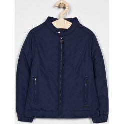 Guess Jeans - Kurtka dziecięca 125-175 cm. Niebieskie kurtki chłopięce Guess Jeans, z aplikacjami, z poliesteru, krótkie, bez kaptura. W wyprzedaży za 239,90 zł.