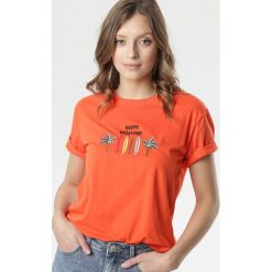 Pomarańczowy T-shirt Amphise. Pomarańczowe bluzki damskie Born2be, s, z haftami, wakacyjne, z okrągłym kołnierzem, z krótkim rękawem. Za 39,99 zł.