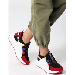 Czarno-Czerwone Sneakersy Jayda. Czarne sneakersy damskie Born2be. Za 89,99 zł.