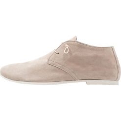 Donna Carolina Sznurowane obuwie sportowe polvere deserto. Szare buty sportowe damskie marki Donna Carolina, z materiału. Za 629,00 zł.