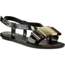 Sandały MELISSA - Flat Lovely Ad 31688 Black 01003. Czarne klapki damskie marki Melissa, bez wzorów, z tworzywa sztucznego, bez obcasa. W wyprzedaży za 219,00 zł.