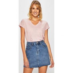Lee - T-shirt. Różowe bluzki damskie Lee, s, bez wzorów, z bawełny, bez kołnierzyka. W wyprzedaży za 79,90 zł.