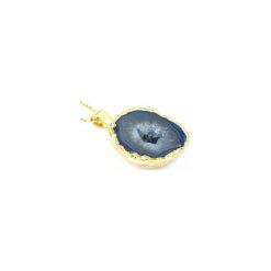 Naszyjnik Agat Geoda Kobalt złoto. Niebieskie naszyjniki damskie marki Brazi druse jewelry, na imprezę, z agatem, srebrne. Za 170,00 zł.