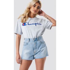 NA-KD Trend Jeansowe spodenki z wysokim stanem - Blue. Niebieskie szorty damskie marki NA-KD Trend, bez wzorów, z jeansu, z podwyższonym stanem. Za 161,95 zł.