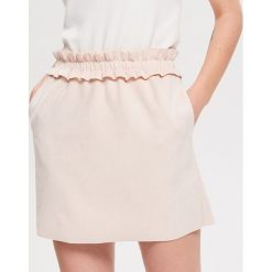 Spódnica mini z imitacji zamszu - Różowy. Różowe spódniczki damskie Reserved, bez wzorów, mini. Za 69,99 zł.