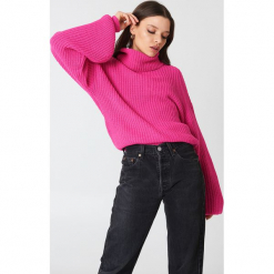 NA-KD Sweter oversize z golfem - Pink. Różowe golfy damskie NA-KD, z dzianiny, z długim rękawem. W wyprzedaży za 64,78 zł.