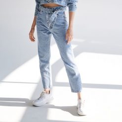 Jeansy mom fit ECO AWARE - Niebieski. Niebieskie jeansy damskie Sinsay. Za 79,99 zł.