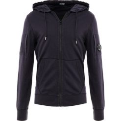 C.P. Company Bluza rozpinana total eclipse. Czarne bluzy męskie rozpinane marki C.P. Company, l, z bawełny. Za 839,00 zł.