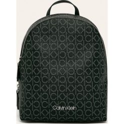 Calvin Klein - Plecak. Pomarańczowe plecaki damskie Calvin Klein, bez wzorów, ze skóry ekologicznej. W wyprzedaży za 479,90 zł.