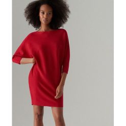 Sweter oversize z wiskozą - Czerwony. Czerwone swetry damskie Mohito, m, bez wzorów, z wiskozy, bez rękawów, bez kaptura. Za 119,99 zł.