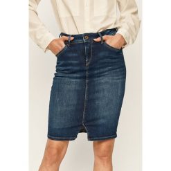 Pepe Jeans - Spódnica jeansowa Taylor. Niebieskie spódniczki damskie Pepe Jeans, na co dzień, s, bez wzorów, z elastanu, casualowe, z podwyższonym stanem, mini, ołówkowe. W wyprzedaży za 199,90 zł.